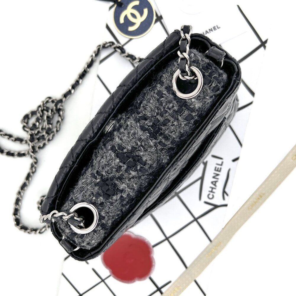 Chanel Crinkled Calfskin Leather and Tweed Classic Flap in Black - Picture 7 of 14